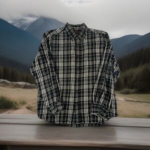 St. John's Bay Flannel Men's Large Black Plaid Flannel 100% cotton Ranch